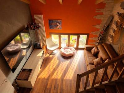 PORZIONE DI CASA CON GIARDINO IN CORTE RISTRUTTURATA