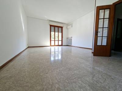 Spazioso trilocale in contesto elegante